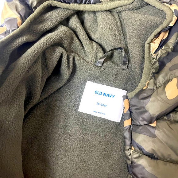 Toddler Old Navy Jacket (18-24 months), camo - Picture 2 of 3